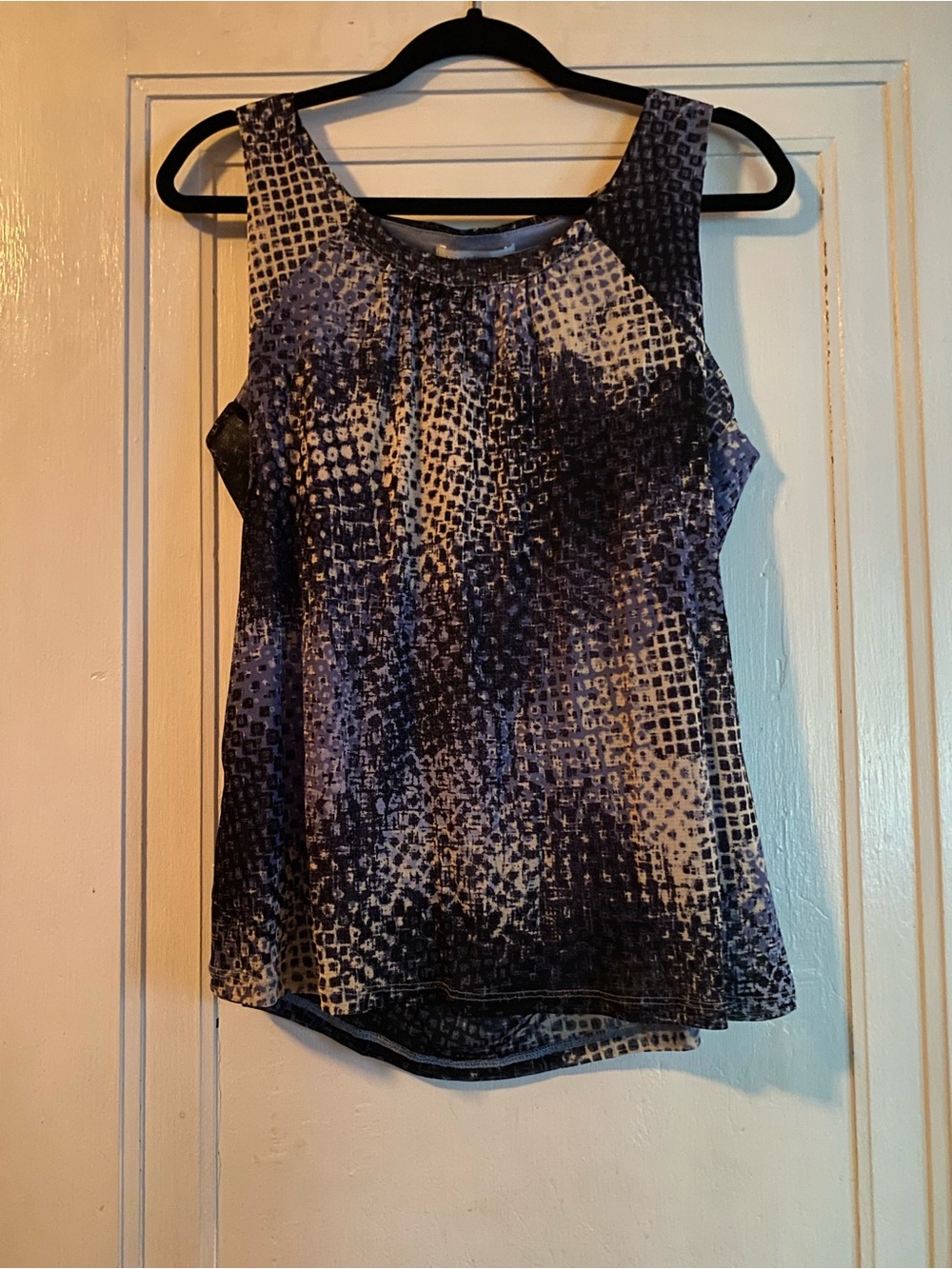 Liz Claiborne Navy and White Abstract Print Camisole